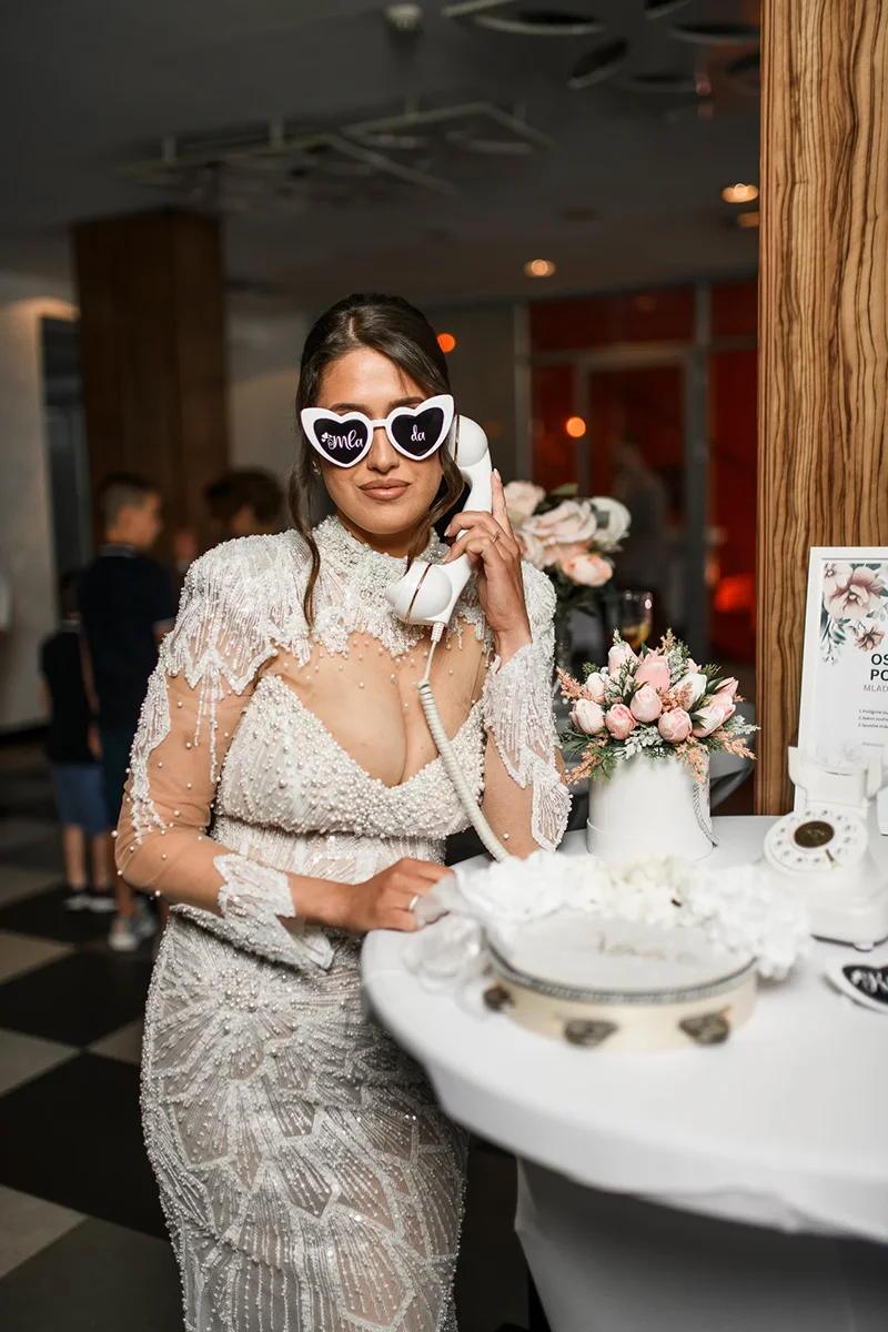 Mlada zakazuje telefonom fotografa Aleksandra Ničića – AN Photography