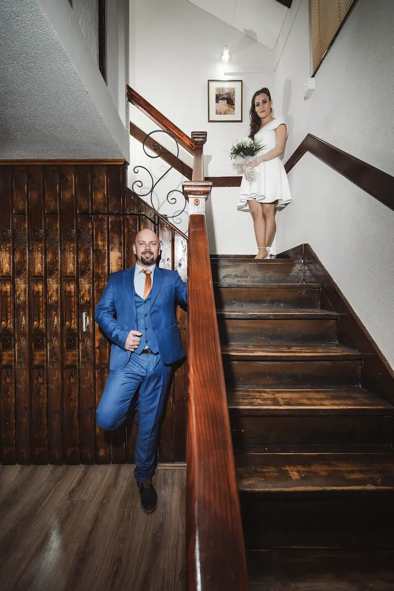 Portret mladenaca na zalasku sunca kod Oblacinskog jezera