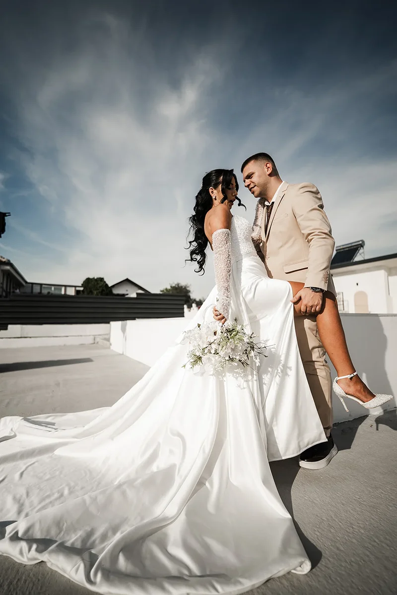 Fotograf za vencanja Niš – mladenci na bazenu kod Aleksinca